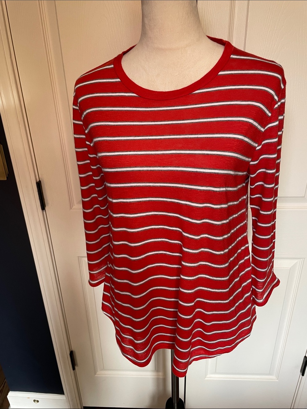 Velvet by Graham & Spencer Red White Striped Long Sleeve Tee Size Medium